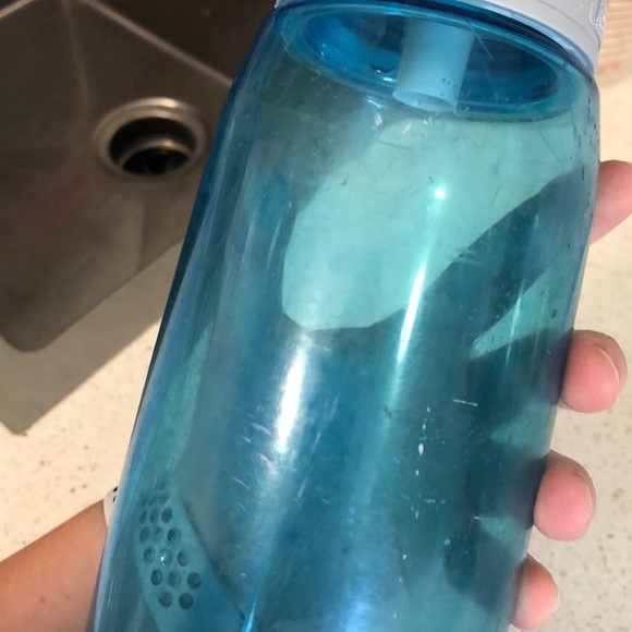 1 liter camelbak eddy water bottle - Picture 4 of 4